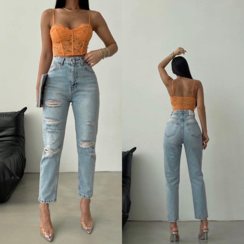 Дамски дънки със скъсан ефект