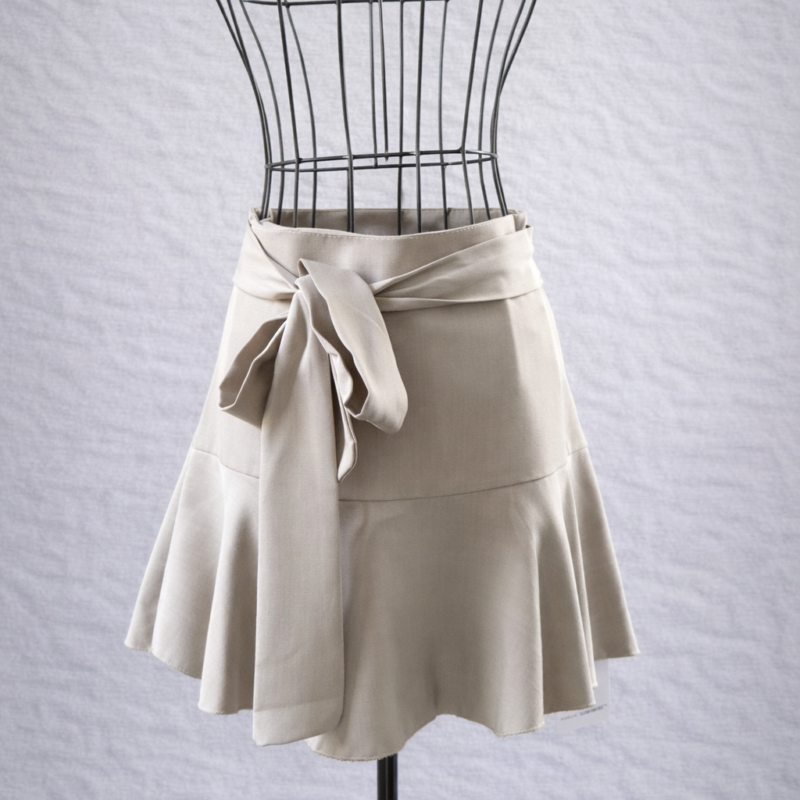 Дамска пола с панделка