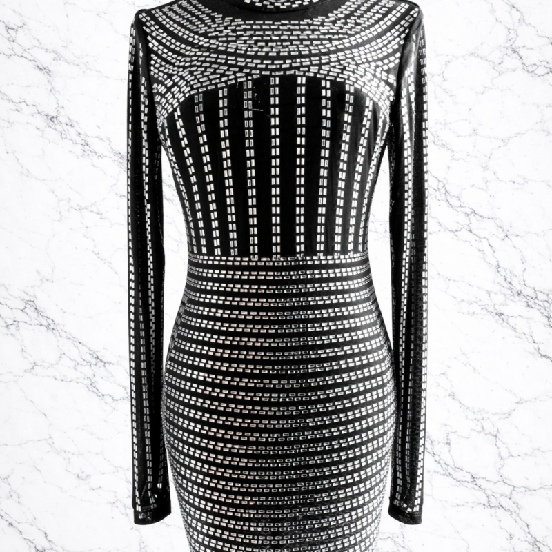 Дамска рокля с камъчета