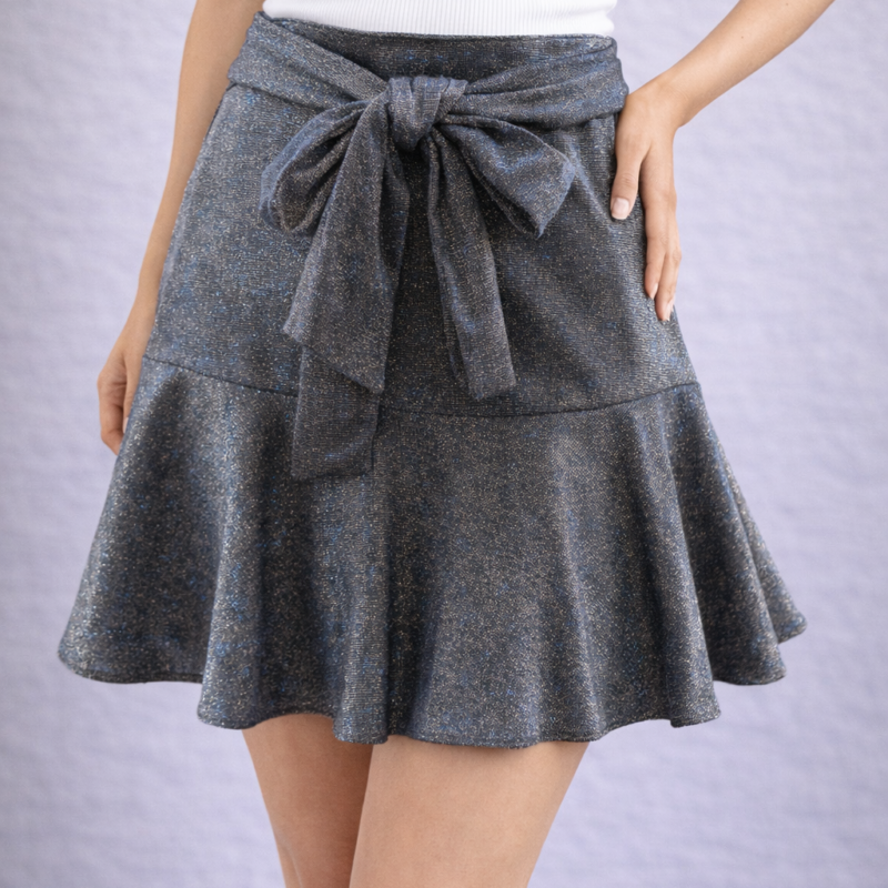 Дамска лъскава пола с панделка