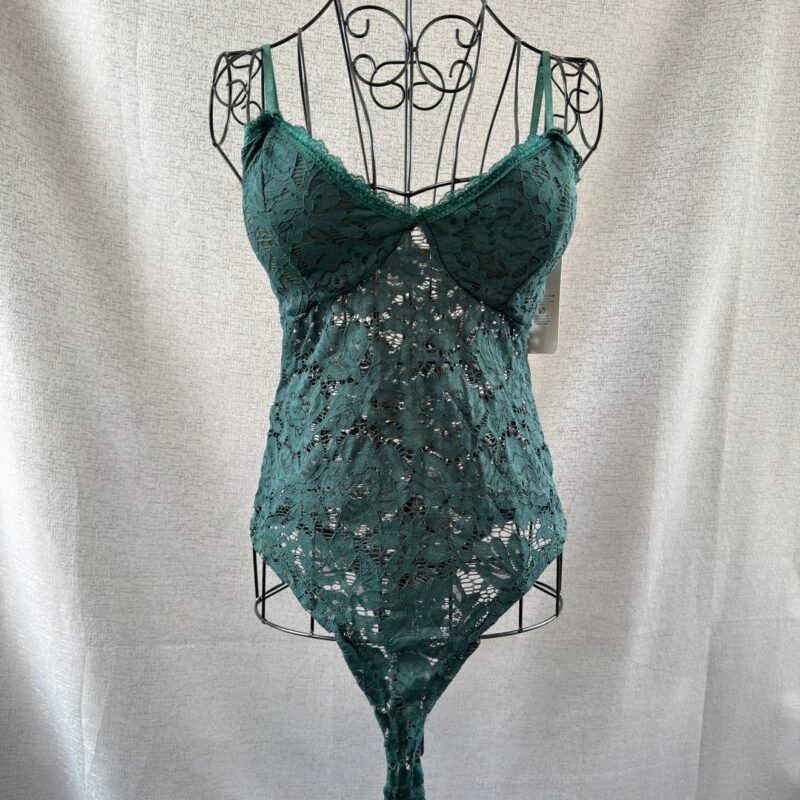 Дамско боди с дантела