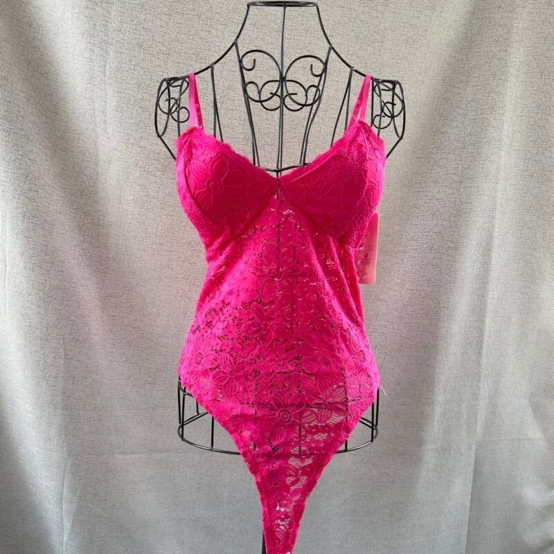 Дамско боди с дантела