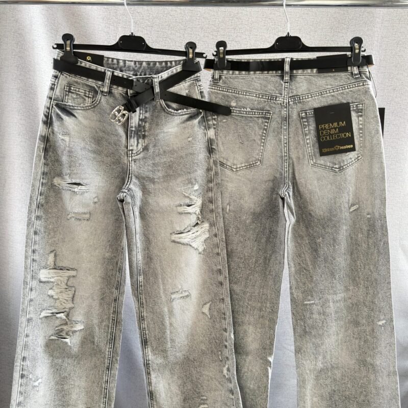 Дамски дънки със скъсан ефект