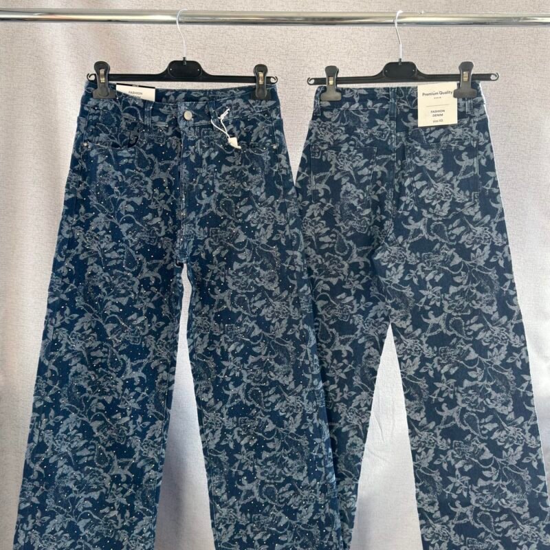 Дамски дънки с камъчета