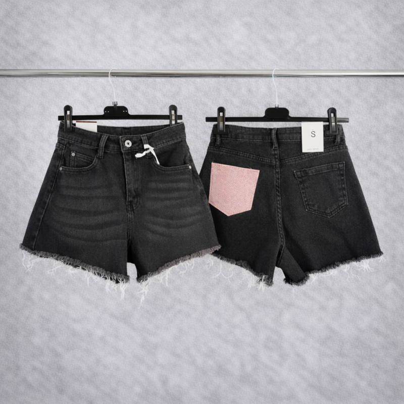 Къси дънки с ефектен джоб