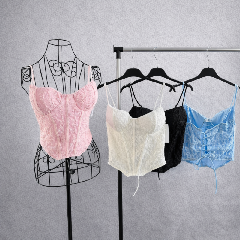 Елегантен дамски топ с дантела