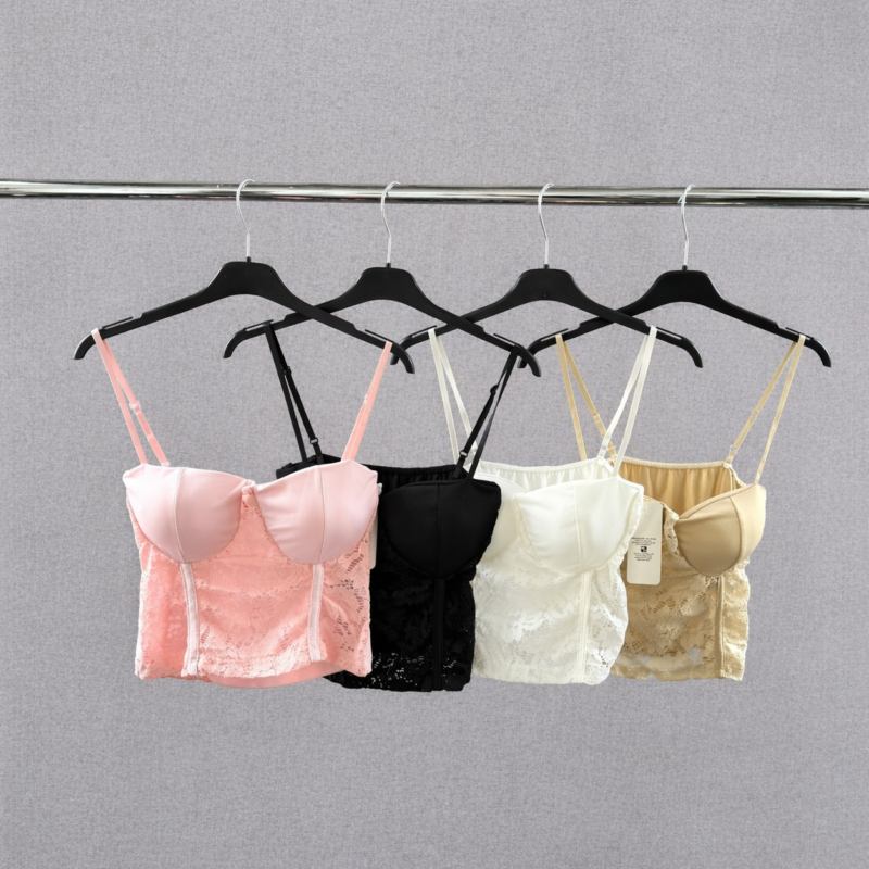 Елегантен дамски топ с дантела